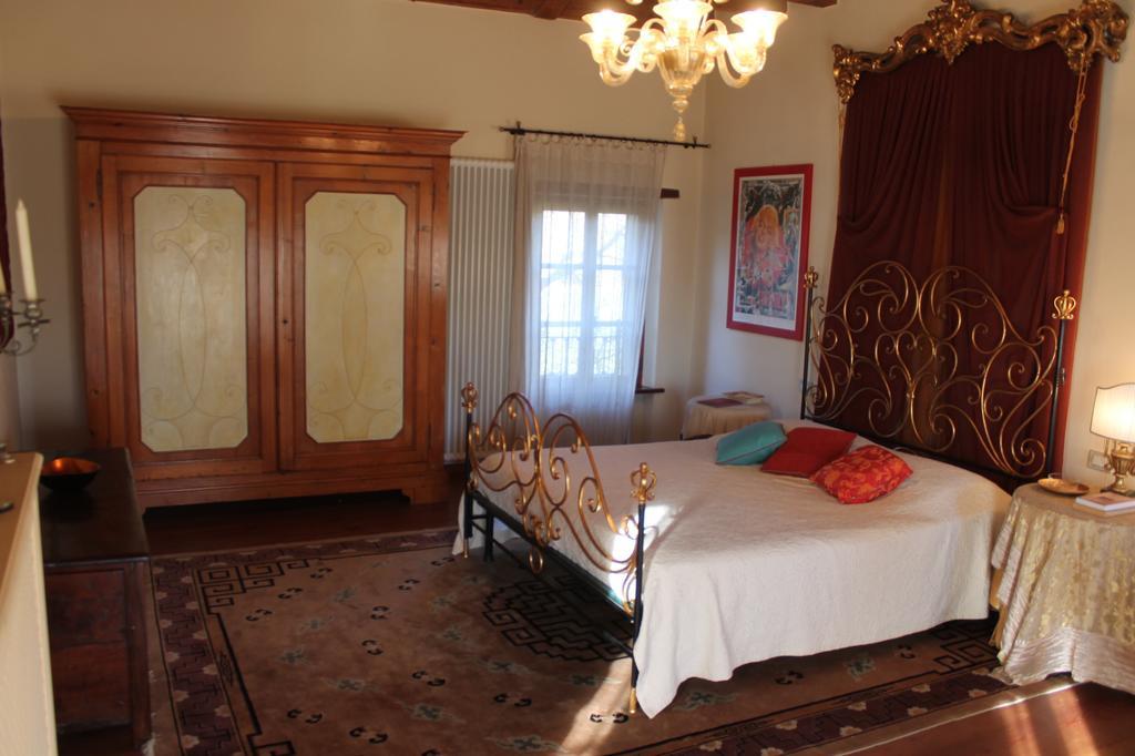 Villa Relais Manerba Monzambano Quarto foto